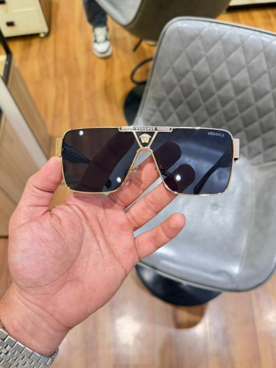 8235 gold black