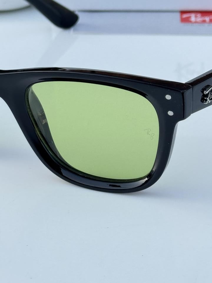 0502 black green candy