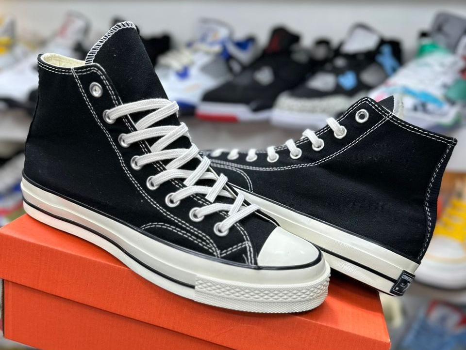 CHK 70 BLACK SNEAKER