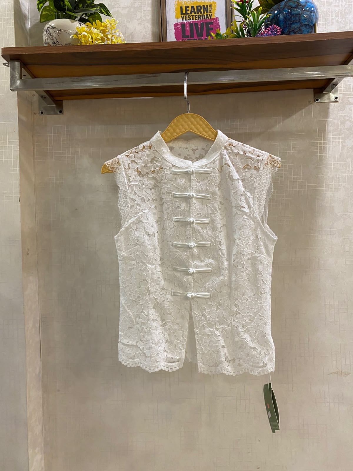 NEW LACE DETAILED TOP 2506