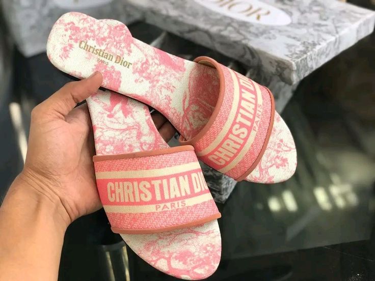 DWAY EMBROIDERED PINK SLIDE
