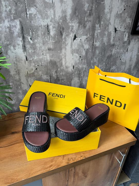 FNDI BROWN PLATFORM SLIDE