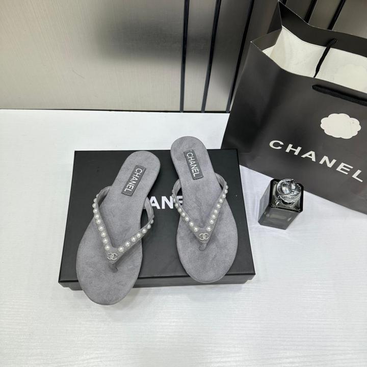 CC PEARL GREY VELVET SLIDE