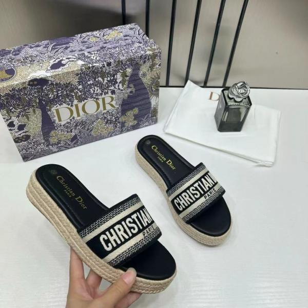 D-WAY EMBROIDER PLATFORM SLIDE