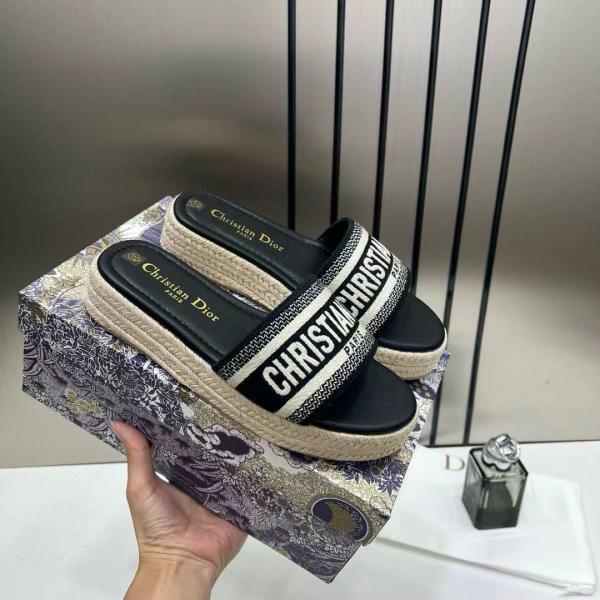 D-WAY EMBROIDER PLATFORM SLIDE