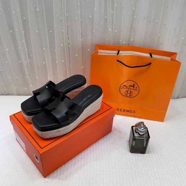 ORAN BLACK PLATFORM SLIDE