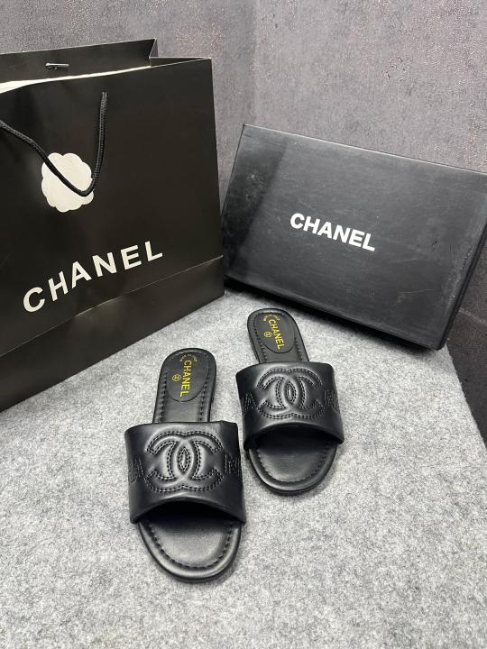 CC QUILTED BLACK FLAT