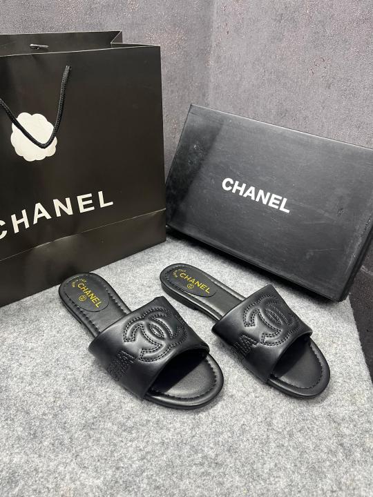 CC QUILTED BLACK FLAT