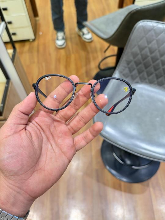 02 black plano