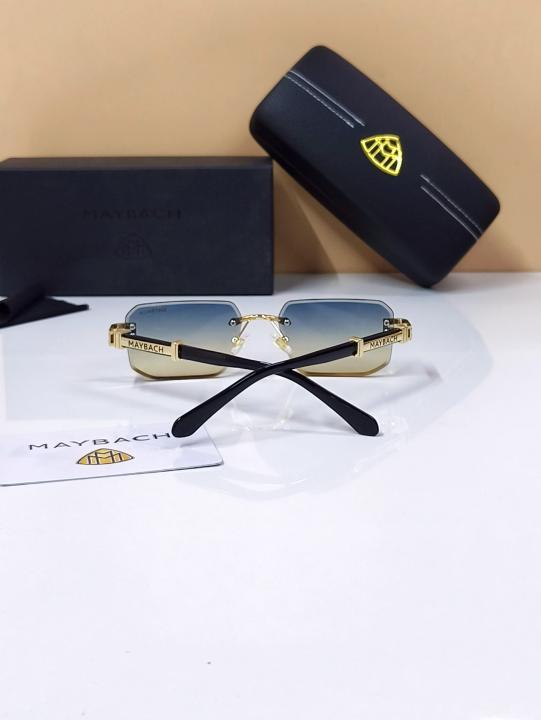 011 SHOWROOM DESIGNER
