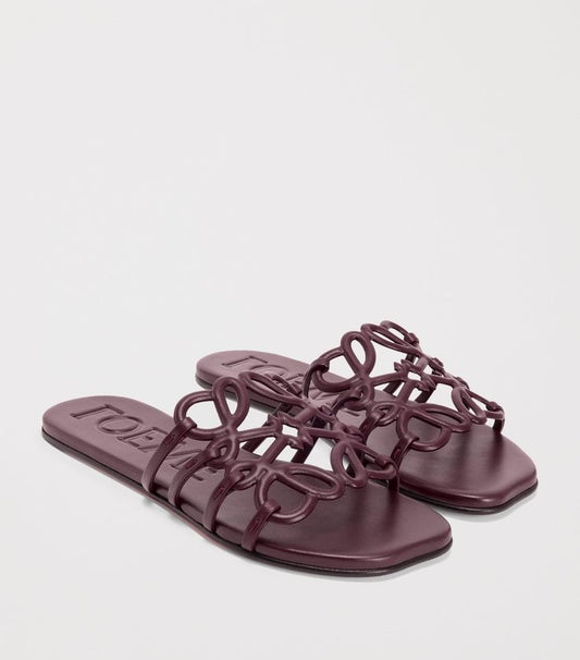 PETAL WINE RED ANAGRAM SANDLE