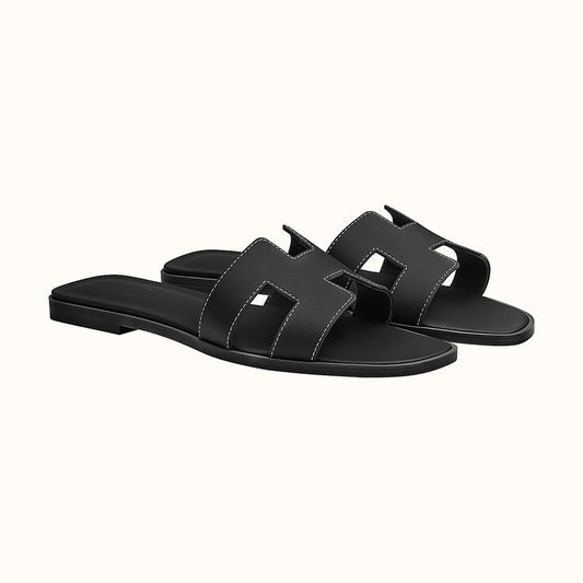 ORAN BLACK FLAT