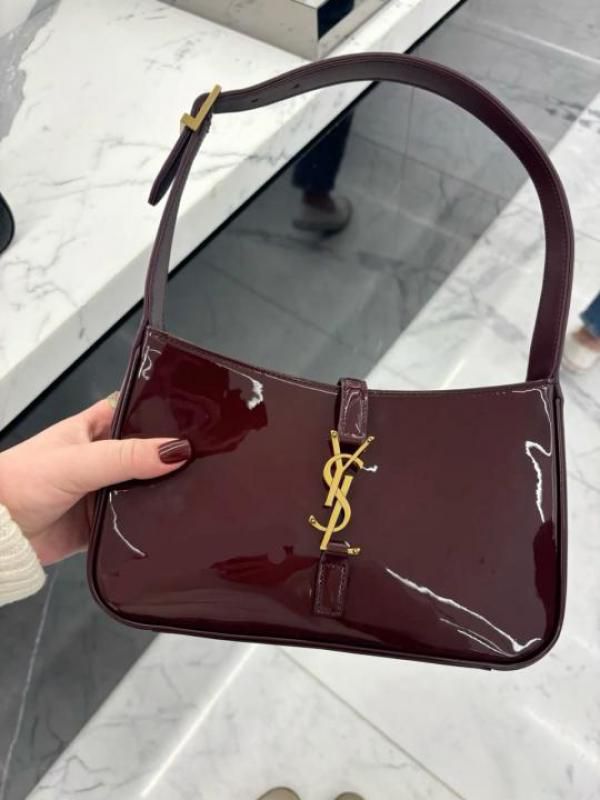 GLOSSY HOBO BAG ¥$L