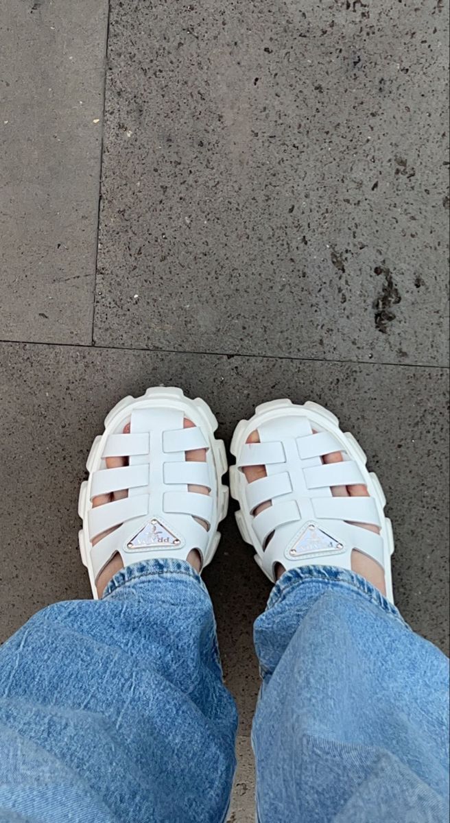 Rubber Monolith sandal in white