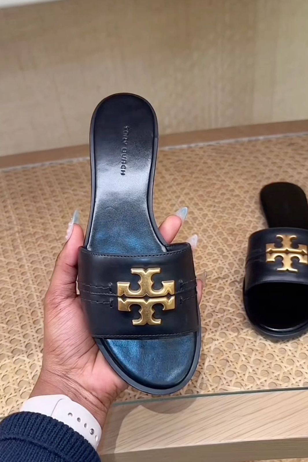 Everley Flat Sandals