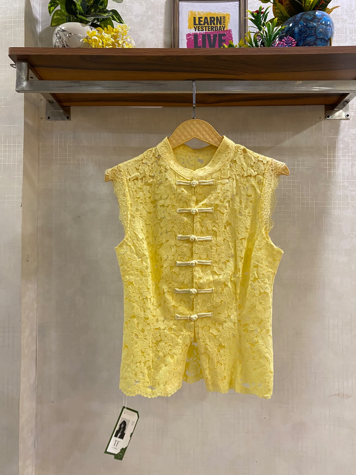 NEW LACE DETAILED TOP 2506