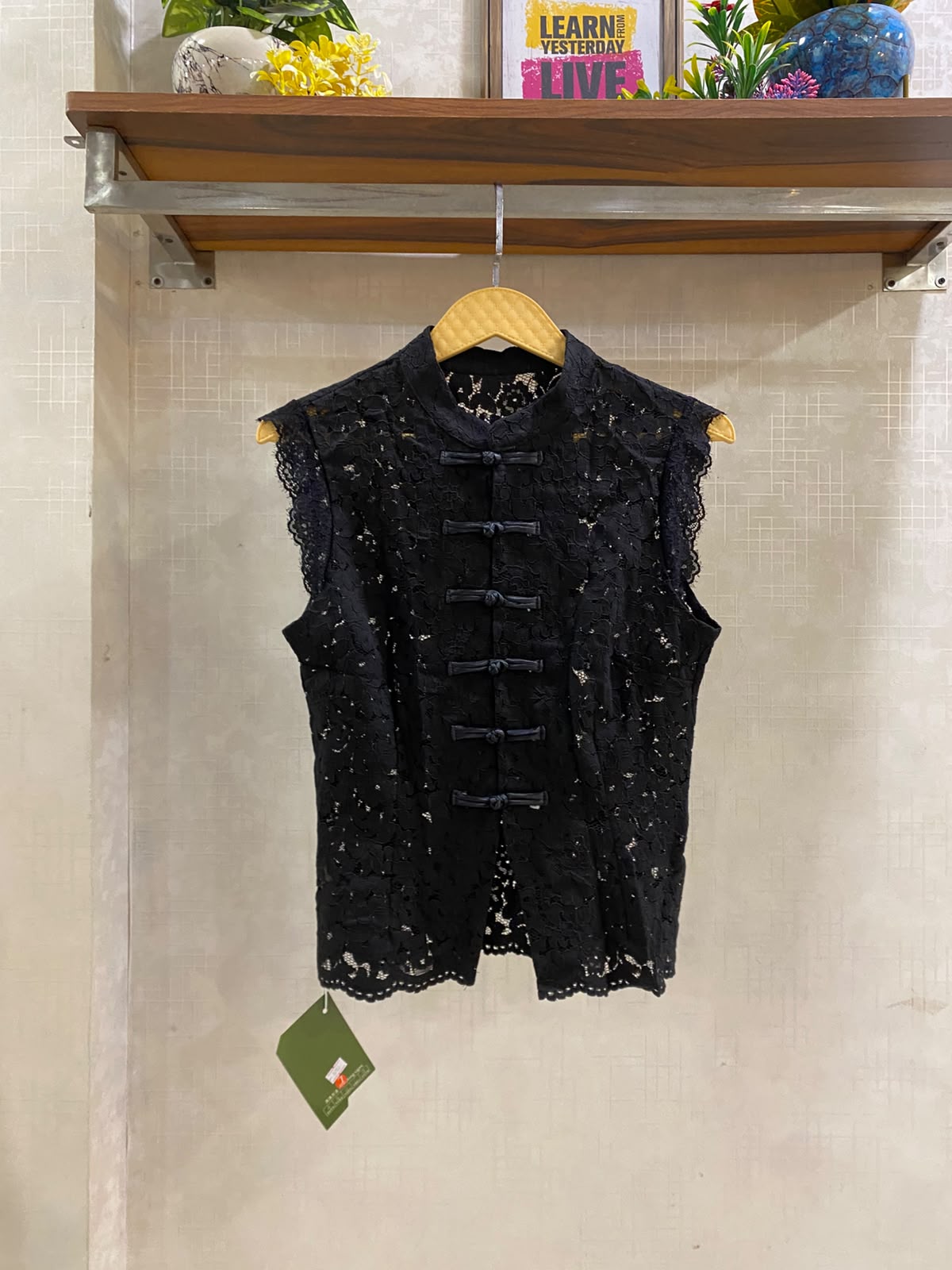 NEW LACE DETAILED TOP 2506