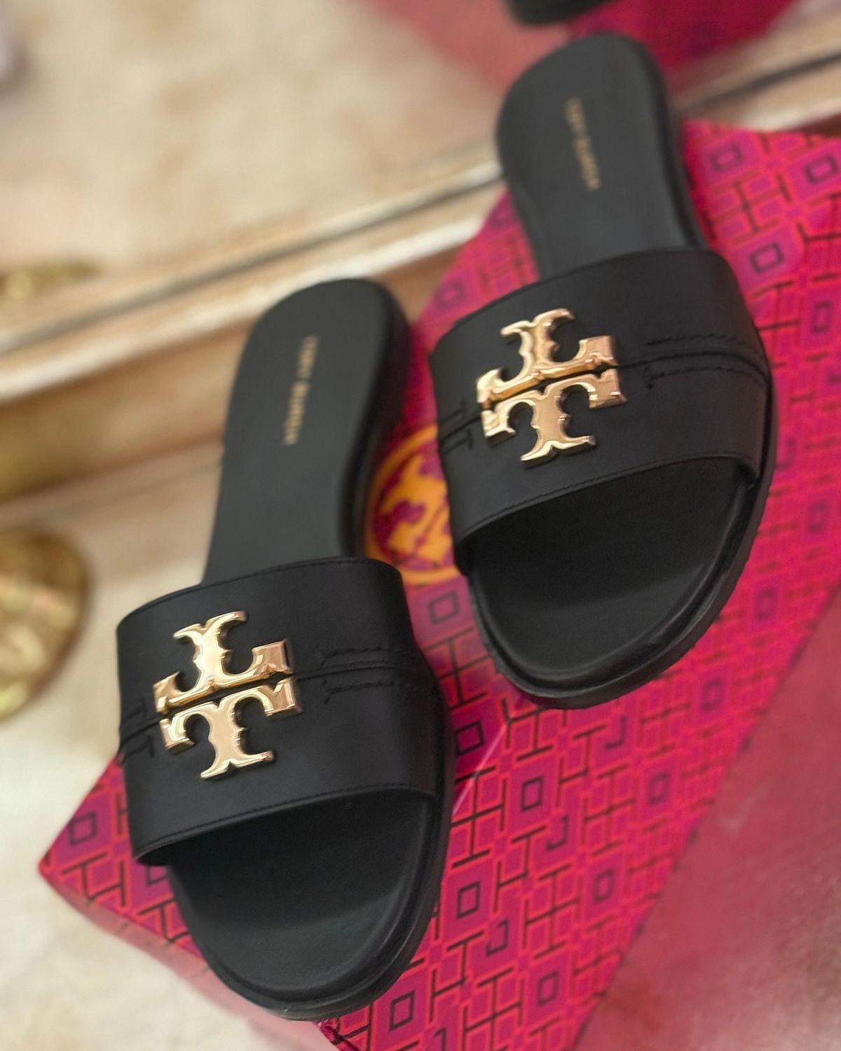 TORY BURCH EVERLY FLAT SANDALS