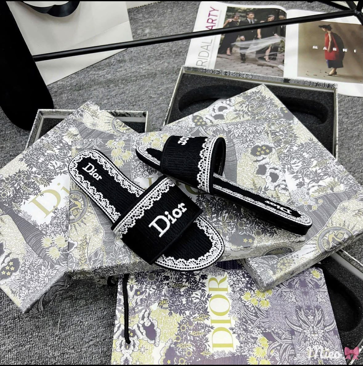 DIOR FLAT