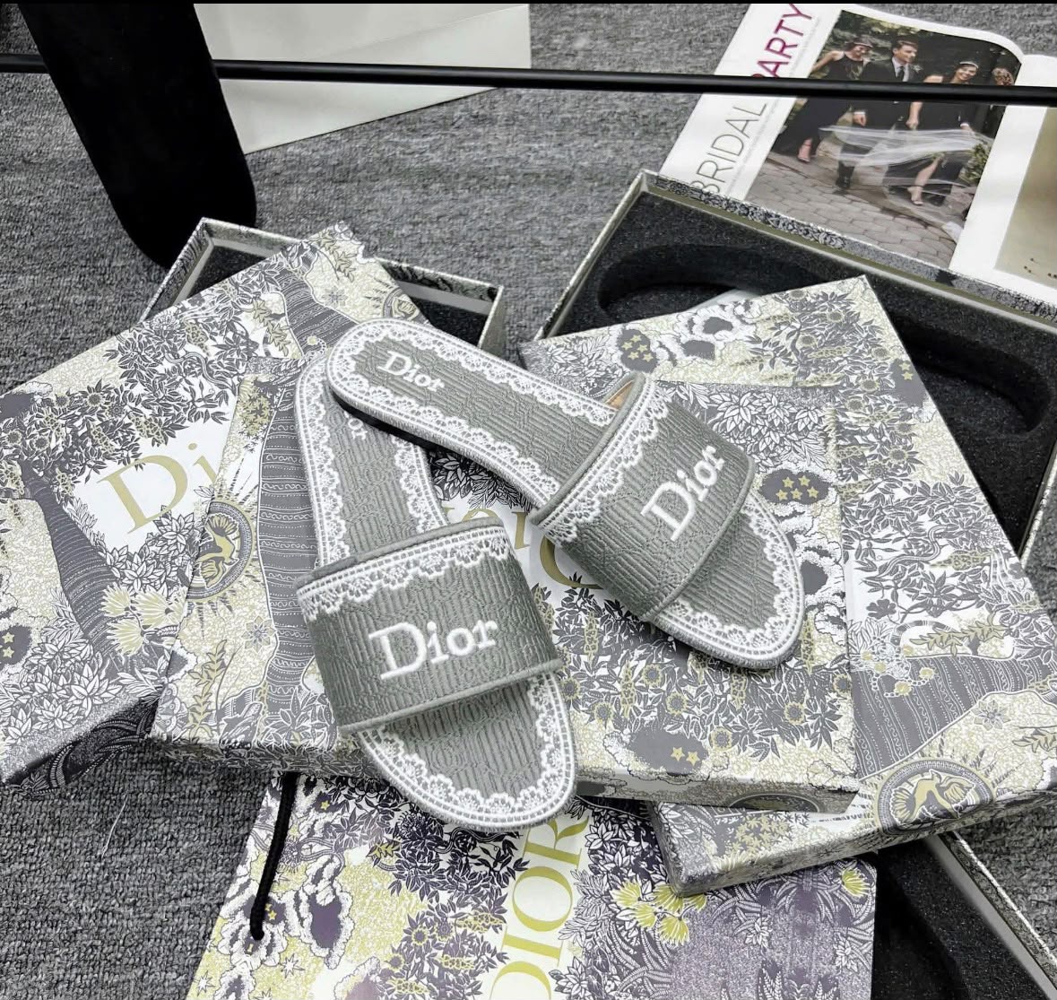 DIOR FLAT