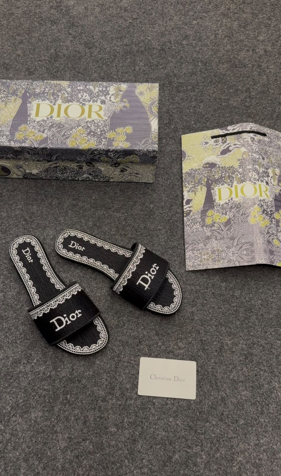 DIOR FLAT