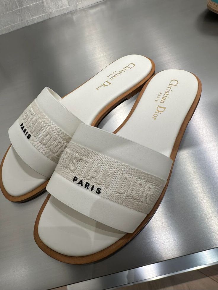 CHRISTIAN DIOR LATEST INSTORE FLATS 1607