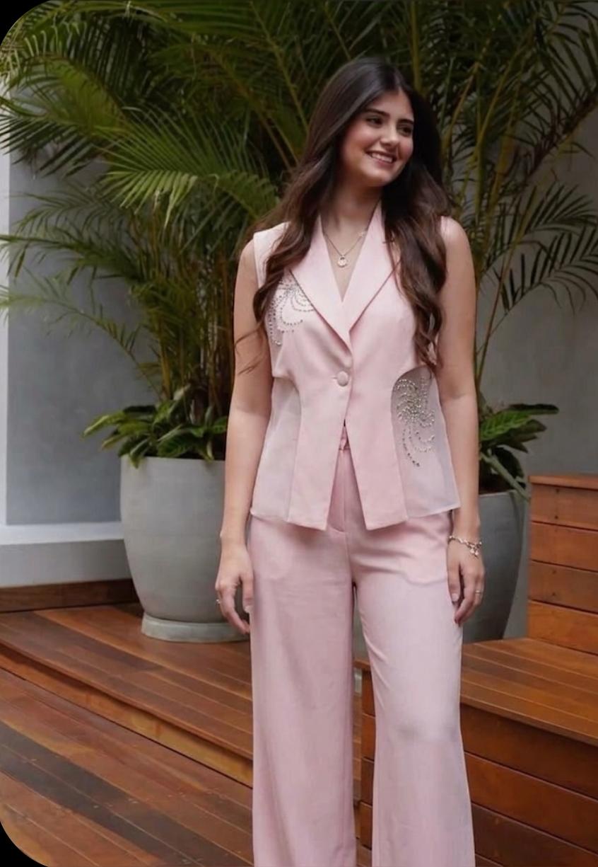 Embellished sleeveless blazer set